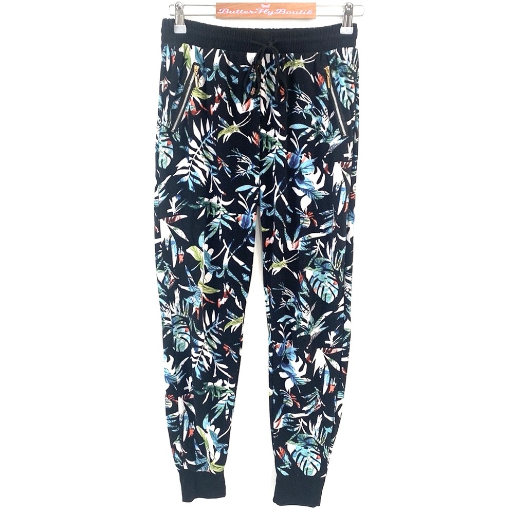 (B10) Indero Floral print, tropical print, black, sweatpants/joggers, Size S/M